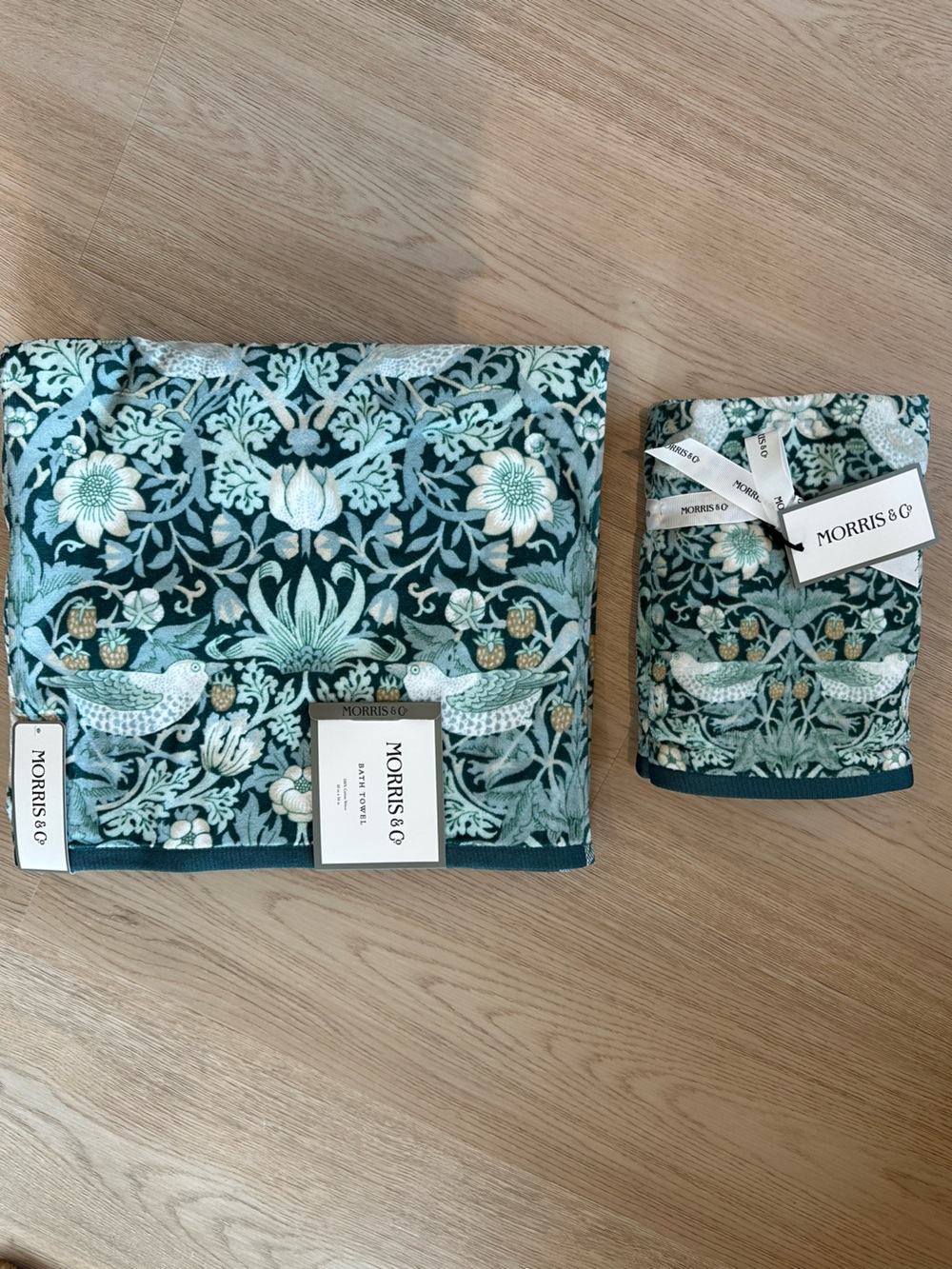 Morris & Co. William Morris Cotton Towels Strawberry Thief